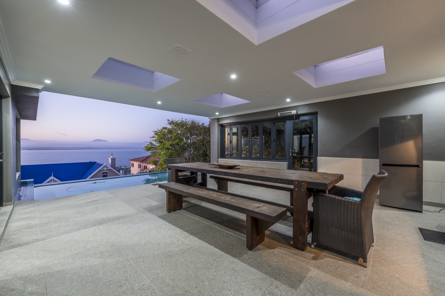 6 Bedroom Property for Sale in Mossel Bay Central Western Cape